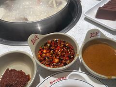 -三人行骨头王火锅(长寿店)