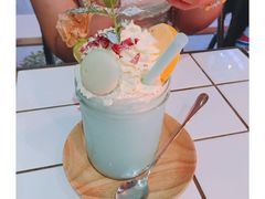 蓝色精灵优格奶昔-MIKAKU(万达广场上海宝山店)