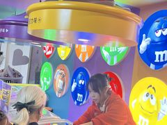 -m豆巧克力世界(上海世茂广场店)