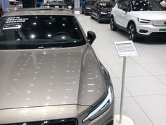 -杭州中沃沃尔沃4S店(滨江区店)