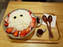 草莓生乳冰-怪物的冰与火(天虹商场中山路店)