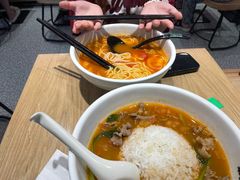 -蒙自源米线大王(花园城商场店)