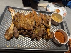 招牌香酥羔羊腿餐-羊门客在·烤盐池滩羊·川菜