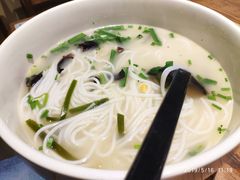 秀才米线-茶花妹子云南餐厅(传媒大学店)