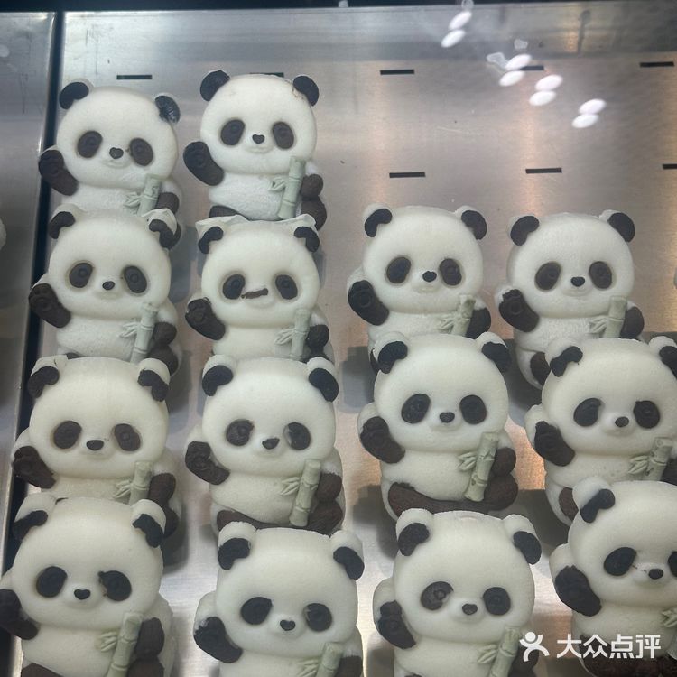 在中山路这家片仔癀草甘蔗汁 真的很不错 新鲜现榨的果汁