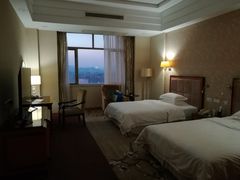 -江门新会碧桂园凤悦凤凰酒店(万达广场店)