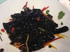 油泼大碗手工黑凉皮-宝轩渔府·老字号海鲜·正宗津菜(水上店)