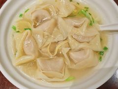 刀鱼馄饨-老半斋(福州路店)