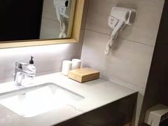 -全季酒店(上海金桥路地铁站店)