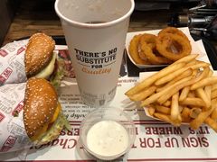 -The Habit Burger Grill 哈比特汉堡(世博店)