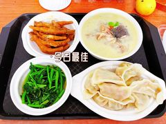-爱的果实月嫂育婴师(世纪东方店)
