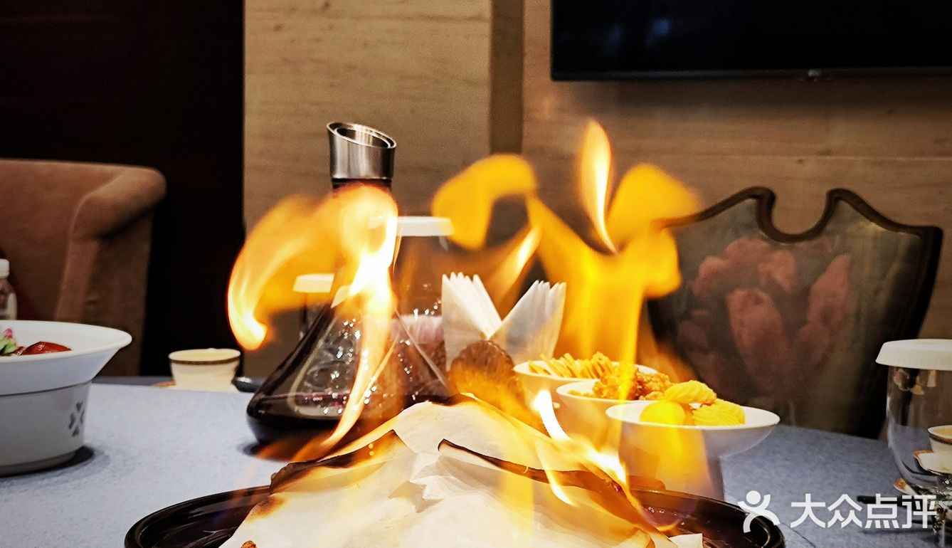 享受皇家般的美食盛宴！