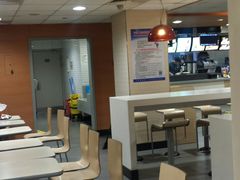 大堂-麦当劳(北京南站店)