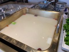 -尚尚仙·酸汤猪手·猪肚鸡火锅(华联万柳购物中心店)