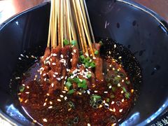 -虾弄弄海派小龙虾·牛羊蝎子火锅