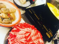 -鲜入围煮花胶鸡海鲜火锅