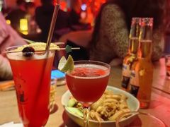 -FOUR PLAY BAR