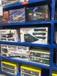 -逝水玩具折扣店