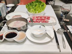 -红鼎豆捞·非遗鲍皇汤火锅(宝丰路店)