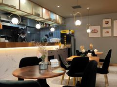 -POKEE VIA&Brunch·维娅(重庆来福士店)