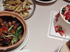 -八府香鸭·啫啫煲(华山路店)