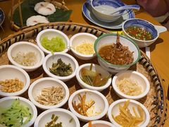 -包整·丝娃娃(一览甲秀楼风景店)