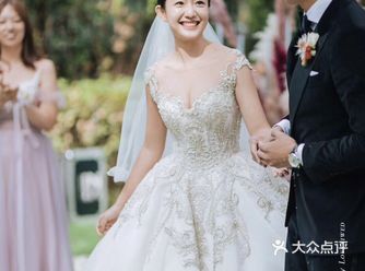 它见证了一段浪漫关系确立，它是幸福和快乐的一种