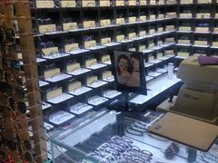 -臻美视爵眼镜·明月·依视路·蔡司折扣店(广渠门店)