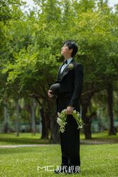 -现代经典婚纱摄影