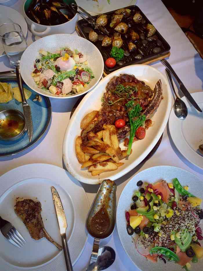 木桐庄算是昌平城区很好的西餐厅了环境不错口味也不错两个人单点花了