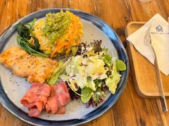 鲜蔬菲打全餐+菠菜煎鸡腿扒-西关84·History·Art·Cafe