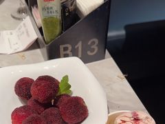 -雍容荟帝王蟹活龙虾展台自助(IFS黑金店)