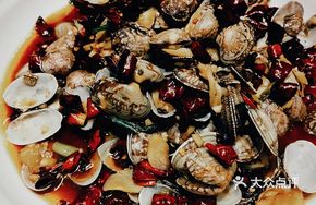Spicy Stir-Fried Large Clams
