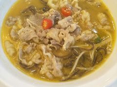酸汤肥牛-东江渔村·古典园林·30年粤菜老字号(太和店)