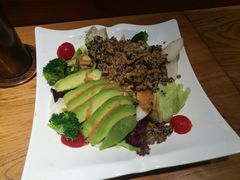 牛油果藜麦色拉-千寻烧肉(政务区店)