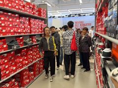 -NIKE上海青浦换季优惠店