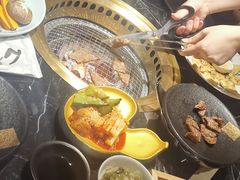 -山川小町·极番烧肉(新地假日广场店)