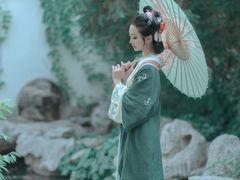 -翩若国风汉服体验馆