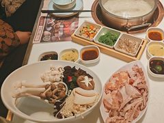 -洪氏嗨捞·猪肚鸡火锅(阳光天地店)