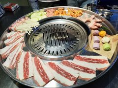 -哈哈碳都·牛肋条无限自助烤肉(宝龙店)