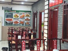 -湖南人家湘菜馆(镇江路店)