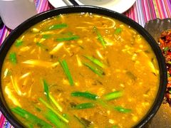 -香巴拉云南餐厅(华莱坞店)