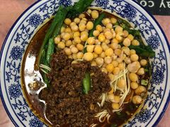 豌豆杂酱面-渝之汇牛肉豌杂面