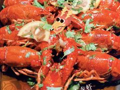 -沪小二炭火蛙锅(淮海中路美食不夜城店)