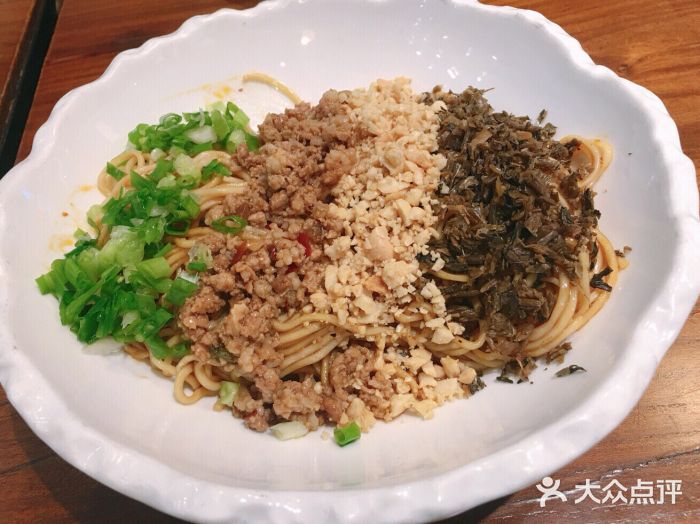 醉忆川(华贸购物中心店)宜宾荤燃面图片