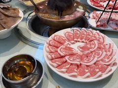 -洞庭洲·防空洞火锅·铜锅涮肉·烧烤(新百广场店)