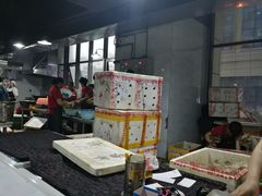 -凤凰路何眼镜香辣蟹(花果园店)