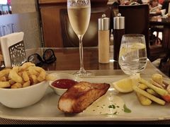 -上海和平饭店维克多咖啡厅 Victor's