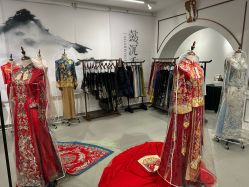 -懿沉香中式嫁衣礼服秀禾服龙凤褂马来褂旗袍总店