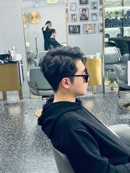 -即型男士理发工作室